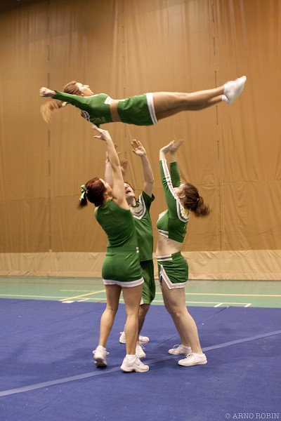 L'&eacute;quipe de cheerleading de l'Universit&eacute; de Sherbrooke a progress&eacute; durant toute la saison.