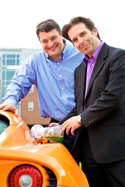 Les professeurs Richard Ar&egrave;s et Jo&euml;l Sirois, de la Facult&eacute; de g&eacute;nie