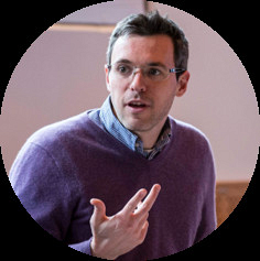 Au Qu&eacute;bec depuis fin 2021, le professeur Sylvain Nicolay de la Facult&eacute; de genie arrive de la Belgique, o&ugrave; il a travaill&eacute; pendant 10 ans au centre photovolta&iuml;que du CSEM , un laboratoire de renomm&eacute;e mondiale. 