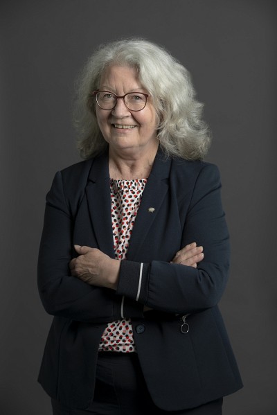 Madame Claire Desch&ecirc;nes, docteure d'honneur de la Facult&eacute; de g&eacute;nie 2019 et r&eacute;cipiendaire du Prix du Qu&eacute;bec Lionel-Boulet 2020.