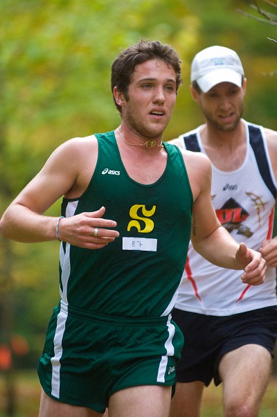Olivier Lavoie a &eacute;t&eacute; le meilleur Qu&eacute;b&eacute;cois de la comp&eacute;tition, terminant au troisi&egrave;me rang, en fin de semaine derni&egrave;re au Rouge et Or Invitation de cross-country.
