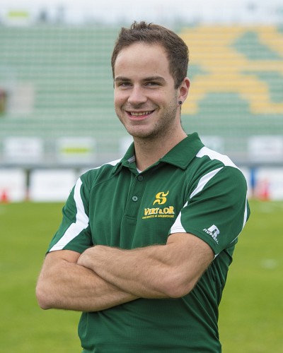 Vincent Robert, entra&icirc;neur de l'&eacute;quipe de cheerleading Vert & Or.