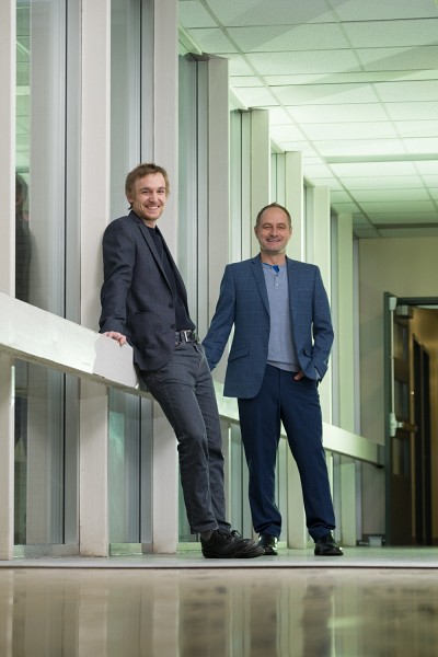 Julien Camirand Lemyre et le professeur Michel Pioro-Ladri&egrave;re