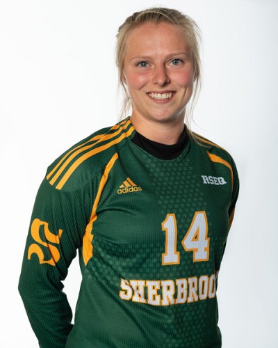 Laura Veilleux a connu un vendredi historique avec une r&eacute;colte exceptionnelle de six buts dans un match, le 7 septembre au terrain Concorde de l'UdeS.