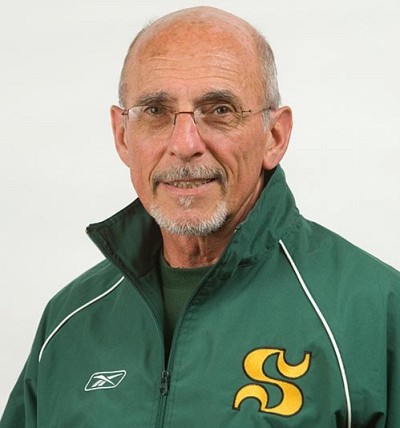 L'entra&icirc;neur-chef de l'&eacute;quipe de natation Vert&nbsp;&&nbsp;Or, Alain Iacono, est heureux de pouvoir compter sur un nageur de haut niveau dans son groupe.