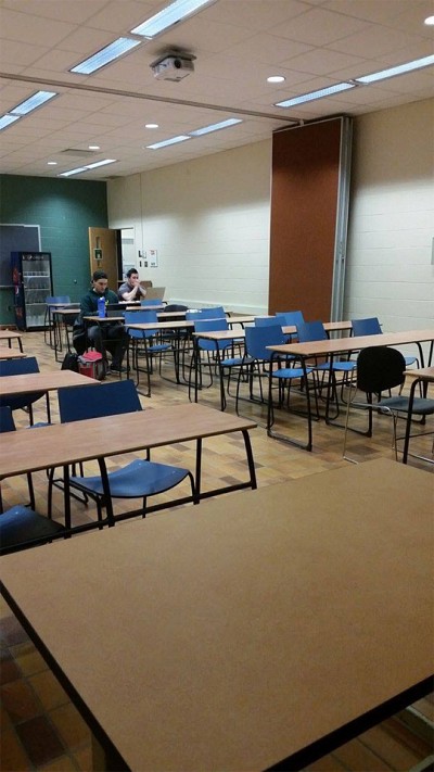 Local d'&eacute;tude ferm&eacute; servant au Hall d'&eacute;tude.