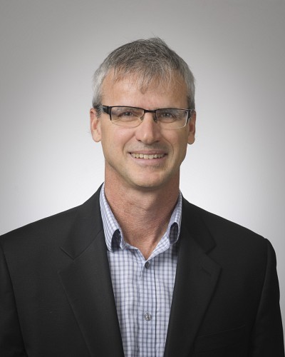 Marc Frappier&nbsp;est titulaire de la Chaire de recherche en cybers&eacute;curit&eacute; post-quantique et directeur scientifique du P&ocirc;le d&rsquo;expertises en cybers&eacute;curit&eacute;. Il s&rsquo;int&eacute;resse &agrave; plusieurs sujets en cybers&eacute;curit&eacute;, notamment la transition vers la cryptographie post-quantique, la d&eacute;tection d&rsquo;intrusions et d&rsquo;anomalies, l&rsquo;analyse de maliciels, le contr&ocirc;le d&rsquo;acc&egrave;s et les tests de vuln&eacute;rabilit&eacute;.