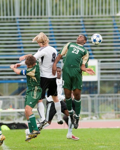 Gabriel-Nicolas Gagn&eacute;-Marcotte (gauche) a &eacute;t&eacute; choisi joueur du match chez le Vert & Or.