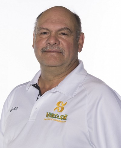L'entra&icirc;neur-chef de l'&eacute;quipe f&eacute;minine de volleyball Vert & Or, Denis Fontaine.