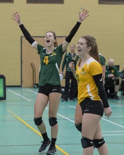 Emma Bergeron et Ma&iuml;na Dubois.