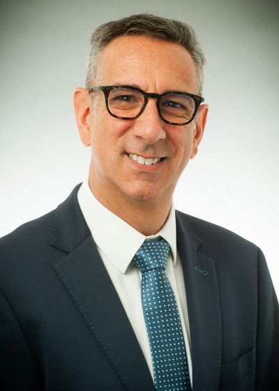 Le professeur &Eacute;ric Lavoie