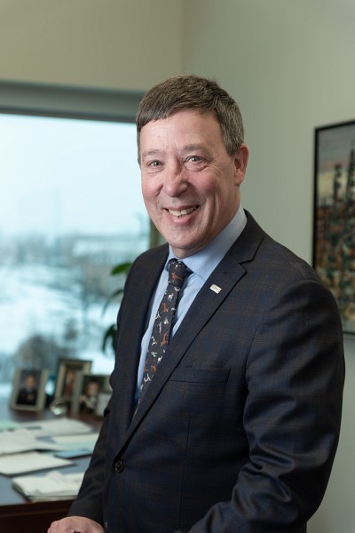 Le professeure Jean-Pierre Perreault, vice-recteur &agrave; la recherche et aux &eacute;tudes sup&eacute;rieures &agrave; l'UdeS et pr&eacute;sident de l'Acfas.