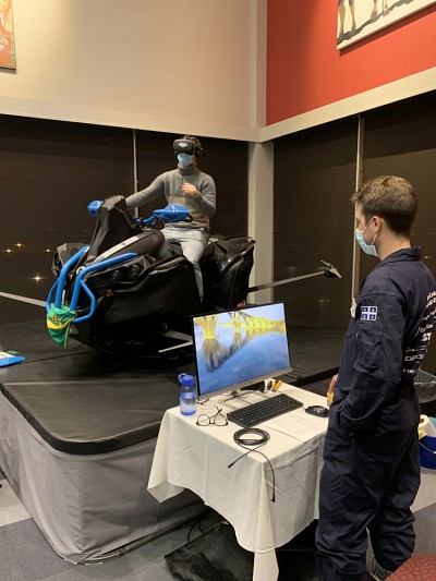 AeroStra&szlig;e (projet de fin de baccalaur&eacute;at en g&eacute;nie m&eacute;canique) : un simulateur de vol.