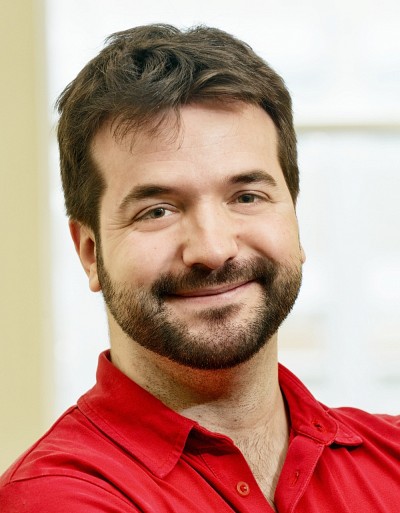 L'&eacute;tudiant &agrave; la ma&icirc;trise Michel Morissette apporte une aide pr&eacute;cieuse au professeur Grenier dans ses recherches sur le r&eacute;gime seigneurial.