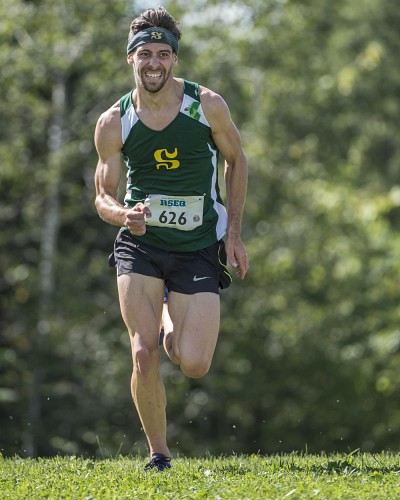 Le m&eacute;daill&eacute; d'argent du 8 km masculin: Marc-Andr&eacute; Raiche, du Vert & Or.