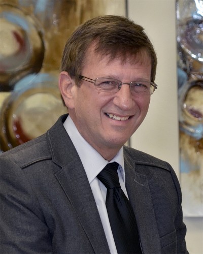 Aurel Schofield, professeur et doyen associ&eacute; pour le site de Moncton