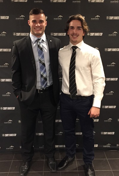 Alexandre Gagn&eacute; et Samuel Polan du Vert & Or lors de l'annonce des &eacute;quipes d'&eacute;toiles universitaires canadiennes &agrave; Hamilton jeudi soir.