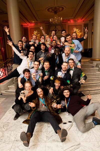 La d&eacute;l&eacute;gation sherbrookoise de futurs ing&eacute;nieurs triomphe apr&egrave;s l'annonce des r&eacute;sultats lors de la CQI 2020