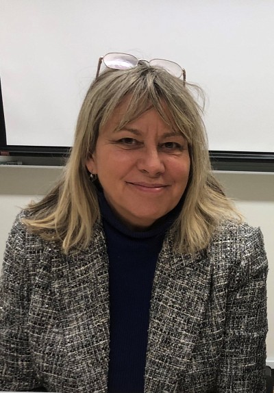 Sp&eacute;cialiste de l'&oelig;uvre d'Anne H&eacute;bert, la professeure Nathalie Watteyne dirige le Centre Anne-H&eacute;bert depuis plusieurs ann&eacute;es.