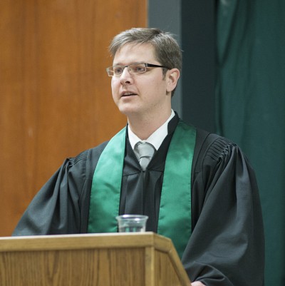 Le Pr Finn Makela a livr&eacute; un message bien senti &agrave; ses &eacute;tudiants.