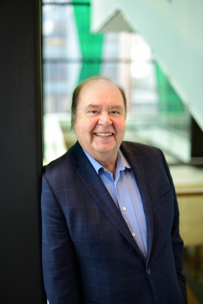 M. P&eacute;russe a enseign&eacute; &agrave; l&rsquo;&Eacute;cole de gestion de l&rsquo;Universit&eacute; de Sherbrooke de nombreuses ann&eacute;es avant de prendre tout r&eacute;cemment sa retraite. Il vient de faire une contribution importante pour le d&eacute;veloppement de sa Facult&eacute;.