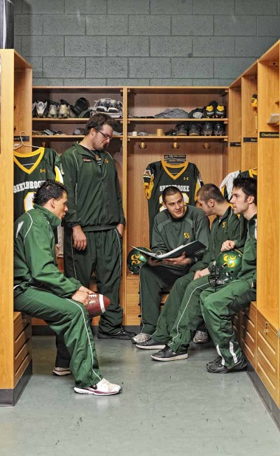 Le quart recrue J&eacute;r&eacute;mi Rock a commenc&eacute; &agrave; s'entra&icirc;ner avec ses nouveaux co&eacute;quipiers.