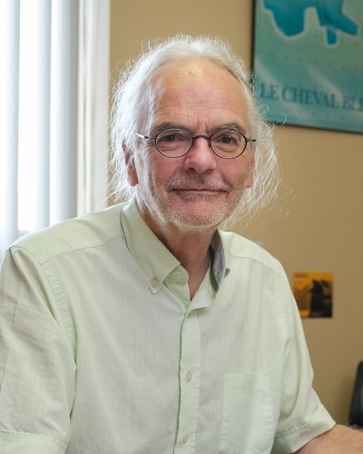 Le Pr Paul Morin, sp&eacute;cialiste des services de proximit&eacute; dans le domaine de la sant&eacute; et des services.