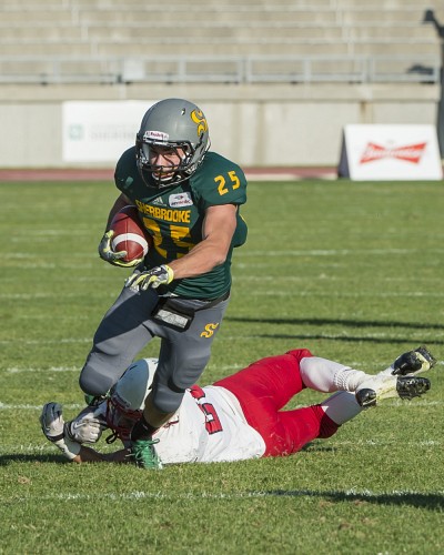 David Dumas-Goulet a marqu&eacute; deux autres touch&eacute;s dans la victoire des siens sur les Axemen d'Acadia et compte maintenant quatre majeurs cet automne.