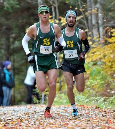 Thomas Windish et Marc-Antoine Cr&eacute;peau, de l'&eacute;quipe de cross-country Vert & Or.