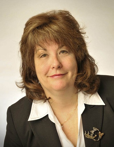 Julie Lyne Leroux, professeure au Secteur PERFORMA, a d&eacute;velopp&eacute; un atelier de formation non cr&eacute;dit&eacute;e en r&eacute;ponse aux questions du personnel enseignant en Techniques de travail social du C&eacute;gep de Sainte-Foy.