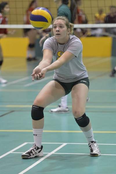 La recrue de l'&eacute;quipe f&eacute;minine de volleyball de l'UdeS Dominique Drouin a de nouveau &eacute;t&eacute; efficace &agrave; l'attaque vendredi, dans la victoire de 3 &agrave;&nbsp;2 du Vert&nbsp;&&nbsp;Or.