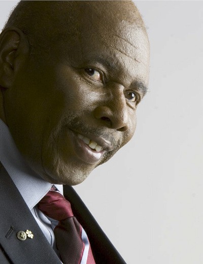 Oliver Jones, l'un des plus grands artistes canadiens ayant marqu&eacute; l'histoire du jazz, sera de passage &agrave; Sherbrooke le temps d'un concert avec le Stage Band de l'&Eacute;cole de musique de l'UdeS.