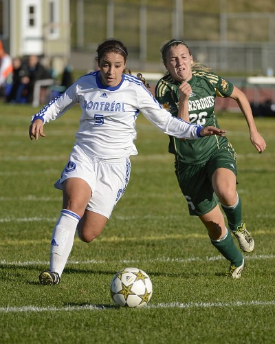 Marie-&Egrave;ve Jacques a connu un autre fort match, r&eacute;coltant deux points dans une victoire de 4 &agrave;&nbsp;2 du Vert&nbsp;&&nbsp;Or face aux Carabins de l'Universit&eacute; de Montr&eacute;al.