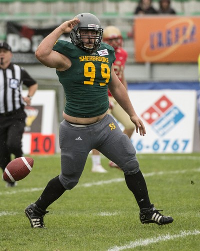 Nicolas Chamberland a cr&eacute;&eacute; deux revirements au premier quart, mais le rouleau compresseur du Rouge et Or a fini par faire son oeuvre...
