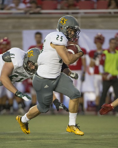 Le porteur de ballon David Dumas Goulet a connu un fort match, r&eacute;ussissant notamment un touch&eacute; en fin de premi&egrave;re demie.