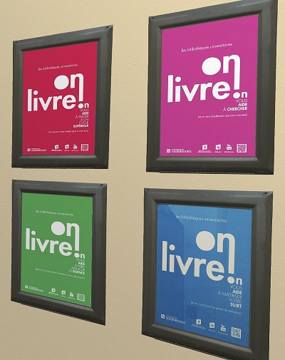 Des affiches semblables &agrave; celles-ci sont placard&eacute;es &agrave; diff&eacute;rents endroit des campus pour faire conna&icirc;tre les biblioth&egrave;ques de l'UdeS.