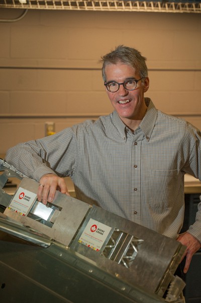 Le titulaire de la Chaire de recherche CRSNG en conception pour l'aluminium, Alain Desrochers, ing.