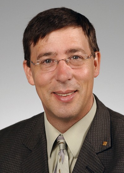 Le professeur Jean-Pierre Perreault