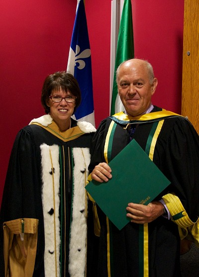 La rectrice Luce Samoisette et Alain Senteni, docteur d'honneur en &eacute;ducation.