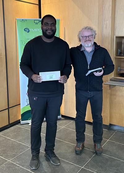 R&eacute;cipiendaire Jonathan Sukadi Miala, accompagn&eacute; de Pr Brendan Bell membre de notre jury