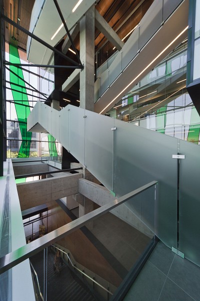 Vertical et convivial, deux caract&eacute;ristiques originales du Campus de Longueuil.