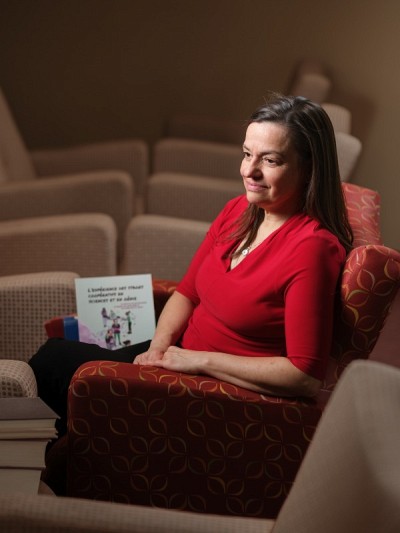 Pour Eve Langelier, &laquo;&nbsp;le g&eacute;nie, c&rsquo;est le fun&nbsp;&raquo;! Sa grande passion lui a permis de cheminer brillamment dans un milieu majoritairement masculin, mais le chemin n&rsquo;a pas toujours &eacute;t&eacute; rose. &Agrave; l&rsquo;&eacute;poque de ses &eacute;tudes, une entreprise a par exemple refus&eacute; de la prendre en stage parce qu&rsquo;elle ne voulait pas de femmes. Lors d&rsquo;un stage dans une usine chimique, alors qu&rsquo;elle passait &agrave; travers la salle de contr&ocirc;le, elle se faisait siffler par les op&eacute;rateurs. Elle rappelle qu&rsquo;encore aujourd&rsquo;hui, des femmes vivent des d&eacute;fis en stage &agrave; cause de leur genre.