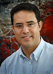 Le professeur Aziz Aris