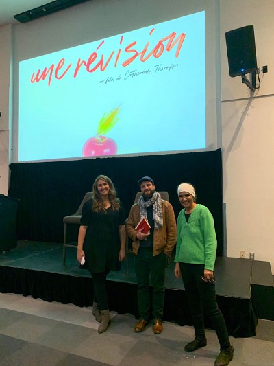 Florence Bessac, conseill&egrave;re aux communications d'USherbrooke international et mod&eacute;ratrice de la projection, le professeur Christophe Point de la Facult&eacute; d'&eacute;ducation, et Malika Bajjaje, directrice g&eacute;n&eacute;rale du Festival du cin&eacute;ma du monde de Sherbrooke.