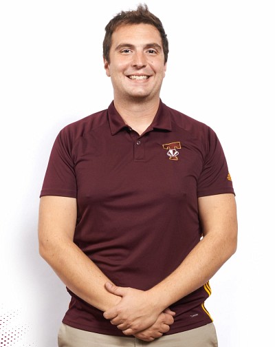 Jonathan Thibault pr&ecirc;tera main forte &agrave; la ligne d&eacute;fensive de l'&eacute;quipe