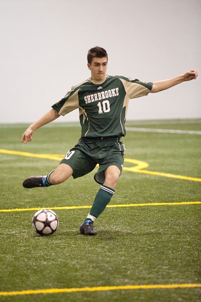 Adam Fr&eacute;geau a marqu&eacute; le seul but du match, dans une victoire de 1&nbsp;&agrave;&nbsp;0 du Vert&nbsp;&&nbsp;Or face aux Stingers de l'Universit&eacute; Concordia.