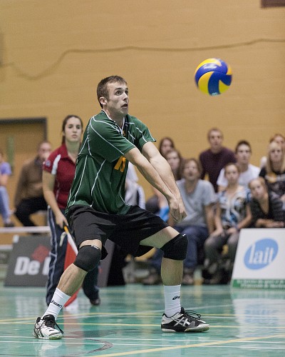 &Eacute;tienne L&eacute;vesque a connu un bon match face aux Varsity Reds de l'Universit&eacute; du Nouveau-Brunswick, amassant 12&nbsp;attaques marquantes.