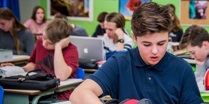 Entre excellence et anxiété : éclairer le parcours au secondaire