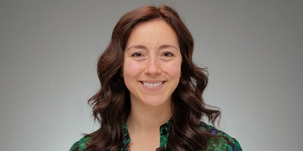 Paméla Vachon reçoit l'un des Prix d'excellence des professionnels et professionnelles de recherche 2026