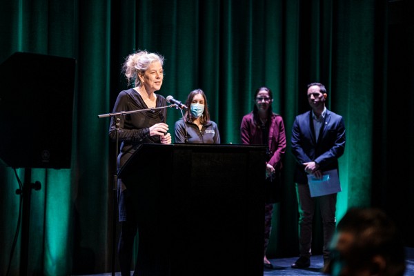 Lors du d&eacute;voilement du plan d'action, la vice-rectrice aux &eacute;tudes Christine Hudon a lanc&eacute; un appel &agrave; l&rsquo;ensemble de la communaut&eacute; universitaire pour que ce plan se concr&eacute;tise avec la contribution de chacun et chacune.